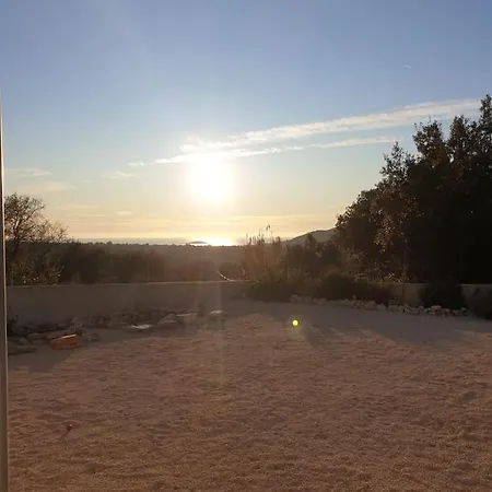 Viktoria Mit Pool Und Schönem Meerblick In Ferienhaus *