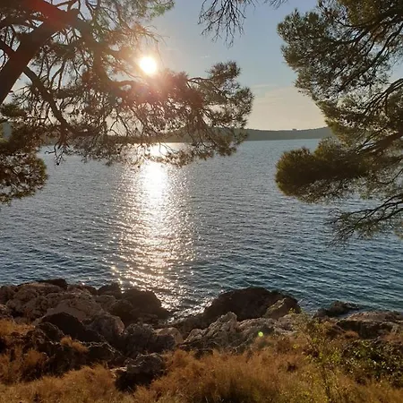 Viktoria Mit Pool Und Schönem Meerblick In *