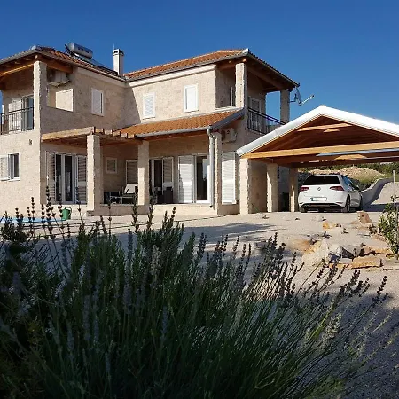 Ferienhaus Viktoria Mit Pool Und Schönem Meerblick In