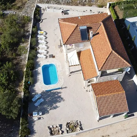 Viktoria Mit Pool Und Schönem Meerblick In Ferienhaus